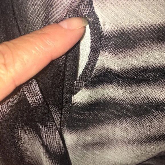 Halston Heritage Black & Tan Wrap Blouse Size XS - Picture 17 of 17